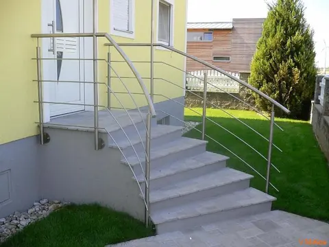 Exteriérové zábradlie, točené