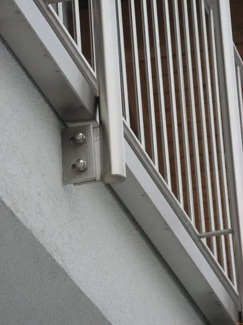 Balkónové zábradlie so zvislou výplňou